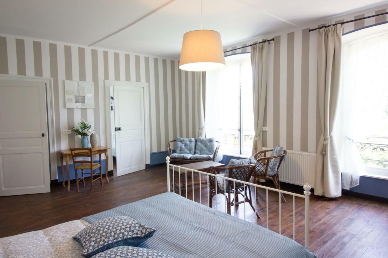 Domaine Des Lilas Saint-Germain-Lembron Exterior foto